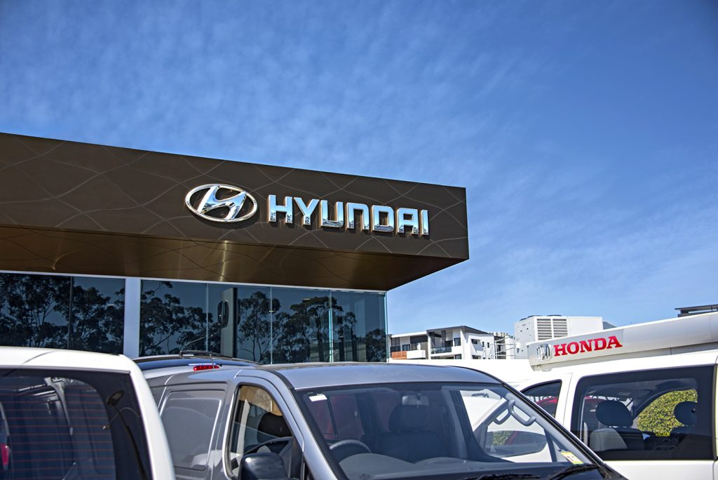 Fascia Signs Hyundai